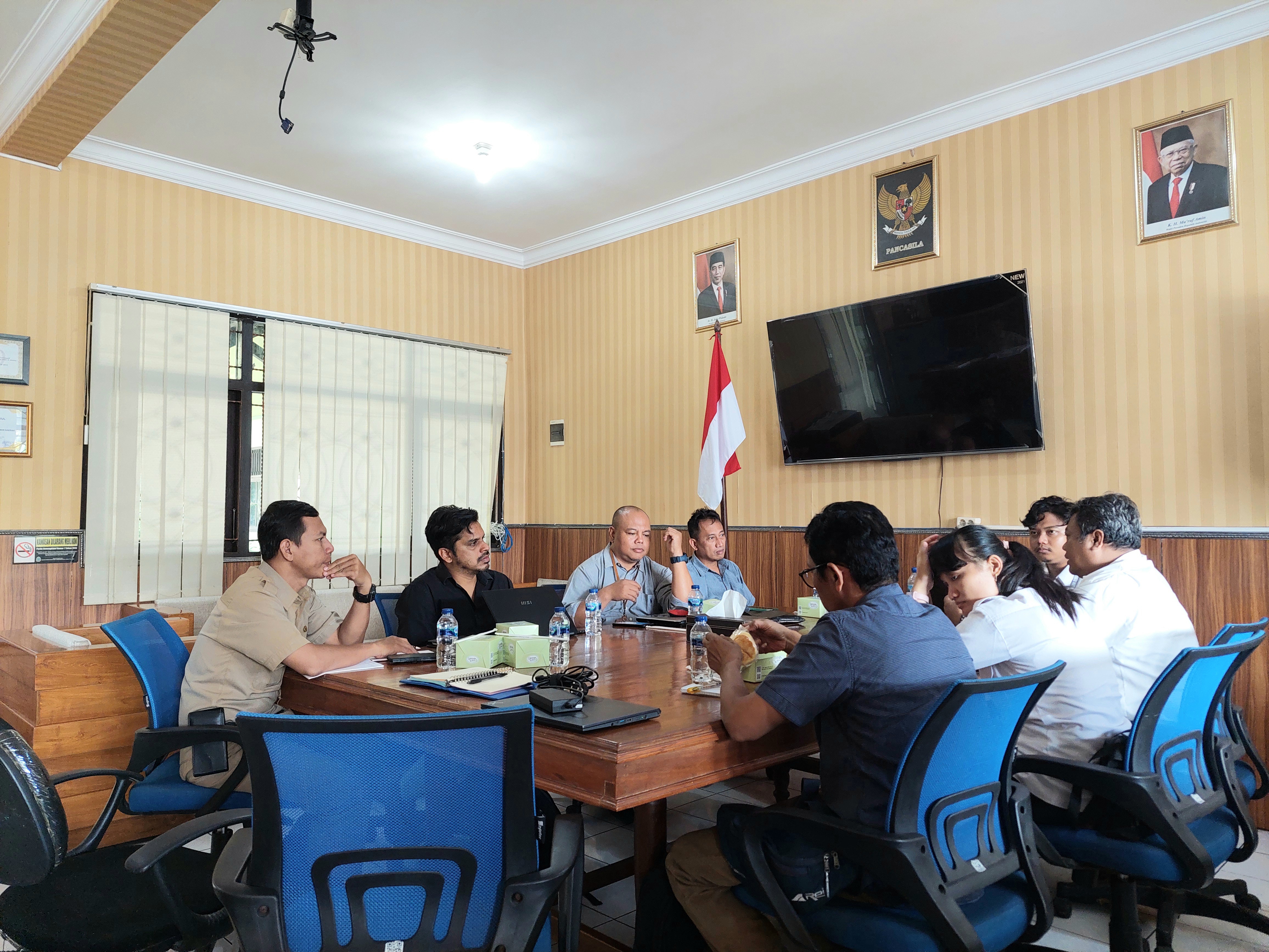 Evaluasi hasil rapat Habitat For Indonesia dengan Direktur Swadaya.