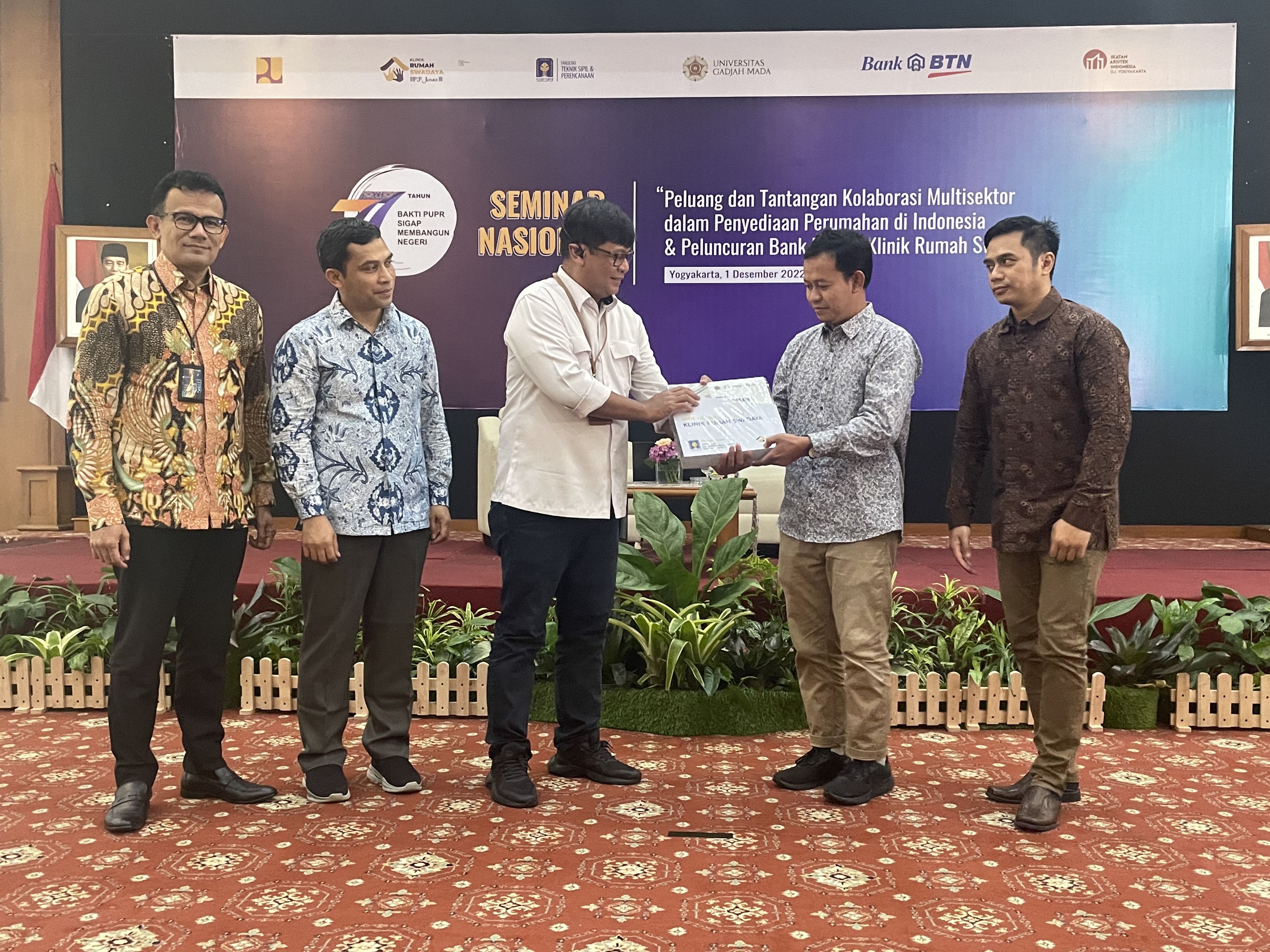 Seminar Nasional Peluncuran Bank Desain